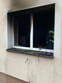 V Buštěhradě hořelo. Hasiči zachránili jednu osobu