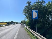 Nouzové zálivy na dálnici D7 u Prahy zprovozněny o měsíc dříve