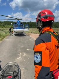 Obrazem: Nad Kladnem létali vrtulníky, tentokrát šlo o utužování dovedností leteckých záchranářů