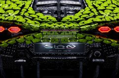 FOTO: V Kladně vyrobili Lamborghini Sián v životní velikosti ze 400 tisíc kostiček Lega