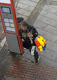 Neznáte ji? V Centrálu našla mobil a kartu a neodevzdala