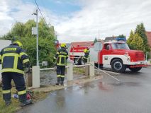 Lijáky zaměstnaly hasiče. Ve Stehelčevsi hlídali potok