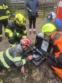 V Lánech zachraňovali jezevčíka. Vlezl do propustku