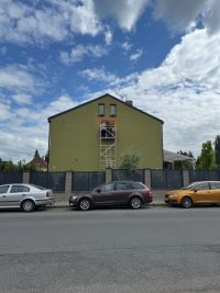 Buštěhrad - město mozaik. Na té poslední je Spitfire
