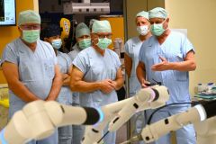 V kladenské nemocnici otevřeli Centrum robotické medicíny