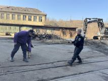 Služební hafani a psovodi trénovali v areálu Poldovky