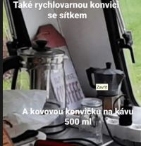 Neviděli jste tyhle věci? Někdo je ukradl ze slánského Café Poeta