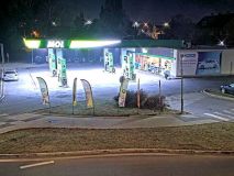 Třikrát navštívili v noci benzinu v Kročehlavech, třikrát kradli