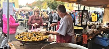 O Slaný na talíři byl velký zájem, lidé i stánky zaplnili náměstí