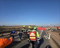 Stejné obrázky jako den před tím, úterní nehoda kamionu a dodávky si vyžádala život