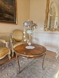 Na zámku Lány se venku sází stromy, uvnitř jsou už Vánoce