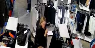 Policie hledá tuto dvojici, navštívila obchodní centrum v Americké