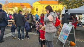 Slanské dýňování si nenechali ujít stovky malých i velkých návštěvníků z Kladenska