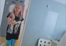 Táhněte do..., řvala na pacientku gynekoložka v Líbeznici