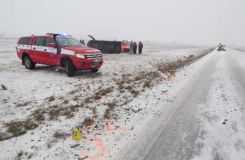 Špatné počasí i neopatrnost řidičů. Od včerejšího odpoledne do dnešního rána čtvrtka 18. ledna se na silnicích v kraji šestnáckrát bouralo. Ledovka si vyžádala i lidskou oběť