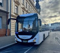 V kladenské MHD testuje Arriva další elektrobus, mezi 18 zdejšími vozy jezdí Ikarus