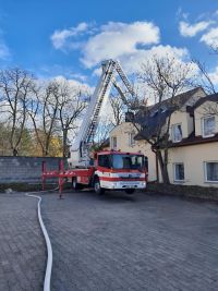 Foto: V sanatoriu v Mělníku hořelo, byl vyhlášen druhý poplachový stupeň, osoby musely být evakuovány, pomohl vyhřátý autobus ze Slaného