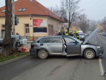 Opilý a zfetovaný. Srbský řidič dodávky utekl od nehody, chytli ho hned