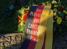 Prezident Porýní - Falcka navštívil Lidice. Nechyběly lidické děti a hejtmanka