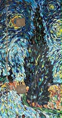 Nová mozaika v Buštěhradě. Sloupky zdobí cypřiše jako od Van Gogha