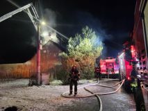 V Břešťanech u Zlonic vyhořel dům. Zasahovalo šest jednotek