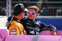 Na Kladně vyrobili Cadillac z Lega. Vyrazil na Formuli 1 do Las Vegas, jel v něm Max Verstappen