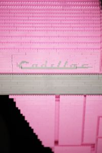 Na Kladně vyrobili Cadillac z Lega. Vyrazil na Formuli 1 do Las Vegas, jel v něm Max Verstappen