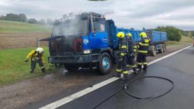 U Sazené hořelo nákladní auto