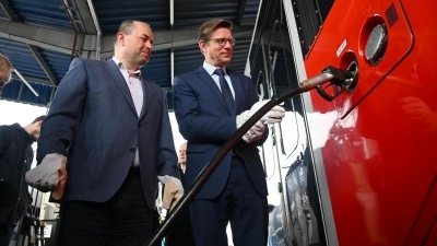 Na trati na Beroun se testuje nové ekologické palivo pro vlaky