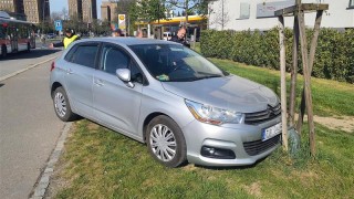 Auto bez řidiče jelo po V&iacute;tězn&eacute;