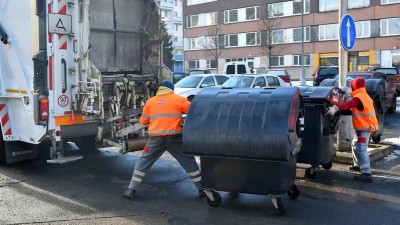 Popelářské auto se porouchalo, ve Starých Kročehlavech dnes odpadky vyvezeny nebyly. Bude proveden náhradní svoz