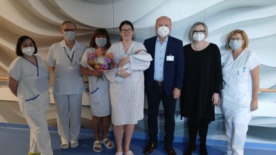 Jiř&iacute;čka, prvn&iacute; miminko roku 2026 v kladensk&eacute; porodnici, nav&scaron;t&iacute;vilo veden&iacute; nemocnice