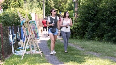 Co dnes podniknout na Kladensku? Navštivte veterány, zoopark či Kladenské dvorky, večer do letního kina i divadla