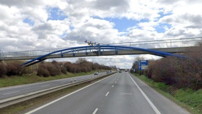 Začala rekonstrukce lávky u letiště