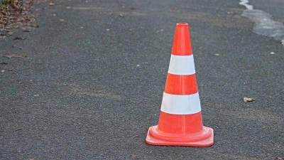Dvě auta se srazila na silnici 61 u Buštěhradu, buďte tam opatrní