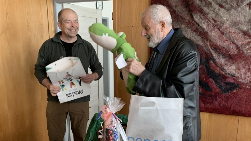 Sedmit&yacute;den&iacute; přežil vyhlazen&iacute; Lidic. Dnes slav&iacute; pan Pit&iacute;n 84. narozeniny