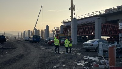 Aktuálně ze stavby dálnice D6: Dělá se obchvat Krupé, začalo se stavět u Hořesedlů