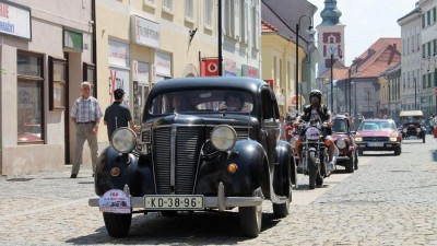 Veterány čeká v sobotu opět populární Slánský okruh