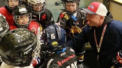 Energii do sportu vrací dětem Sev.en Hockey Cup