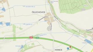U Stochova havarovala motorkářka