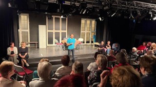 Aby senioři nenaletěli. Divadlo na Kladně varuje