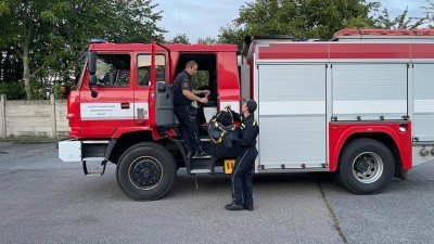 Ve Stochově hořel byt v obytném domě, zřejmě od svíčky, celý dům musel být evakuován