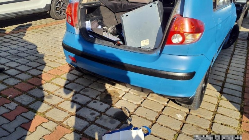 Řídil s zákazem, na pervitinu a v autě bez technické