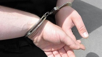 Recidivista ukradl dvě elektrokoloběžky, zadrželi ho kladenští policisté