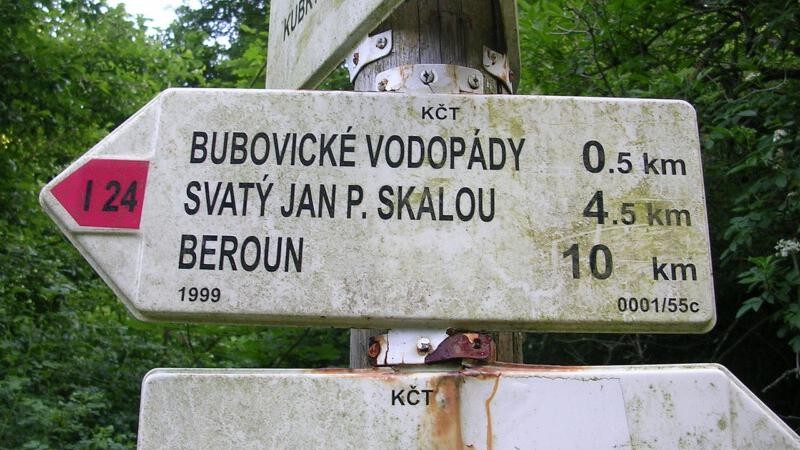 Pěší turistika ve středních Čechách, tradice a pochody