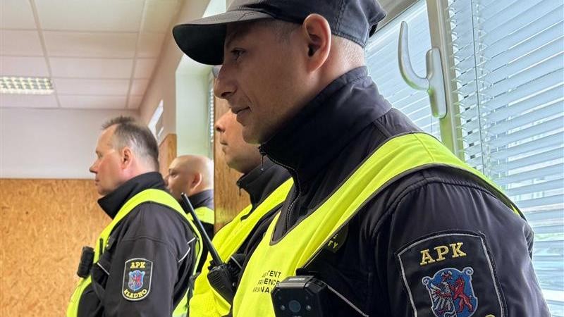 Zřejmě pod vlivem a bez řidičáku na motorce. Strážníci ho chytili ve Švermově