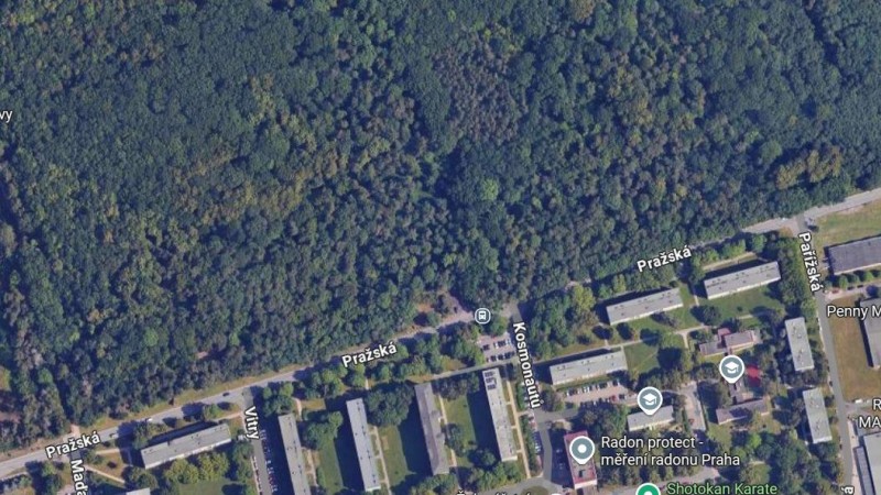 Maďarka nocovala na Kladně v lese. Přišla o práci