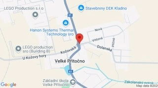 Ve Velkém Přítočně narazilo auto do zdi