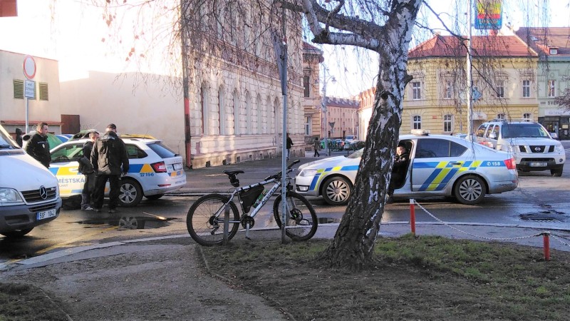 Muž se sekerou nebo brutální hádka dvou rodin. To byl pro složky IZS přelom roku