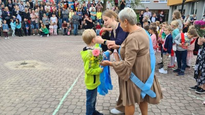 První zvonění v Kladně a ve Slaném slyšelo více jak 1000 prvňáků